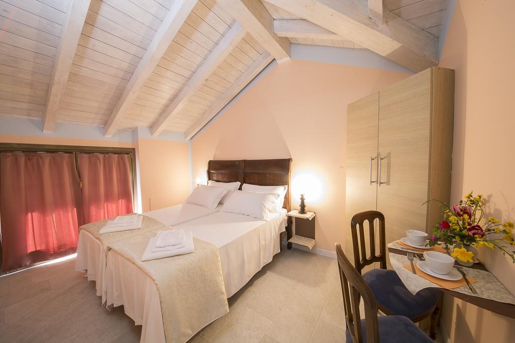 B&B Lambroriver Мероне Номер фото
